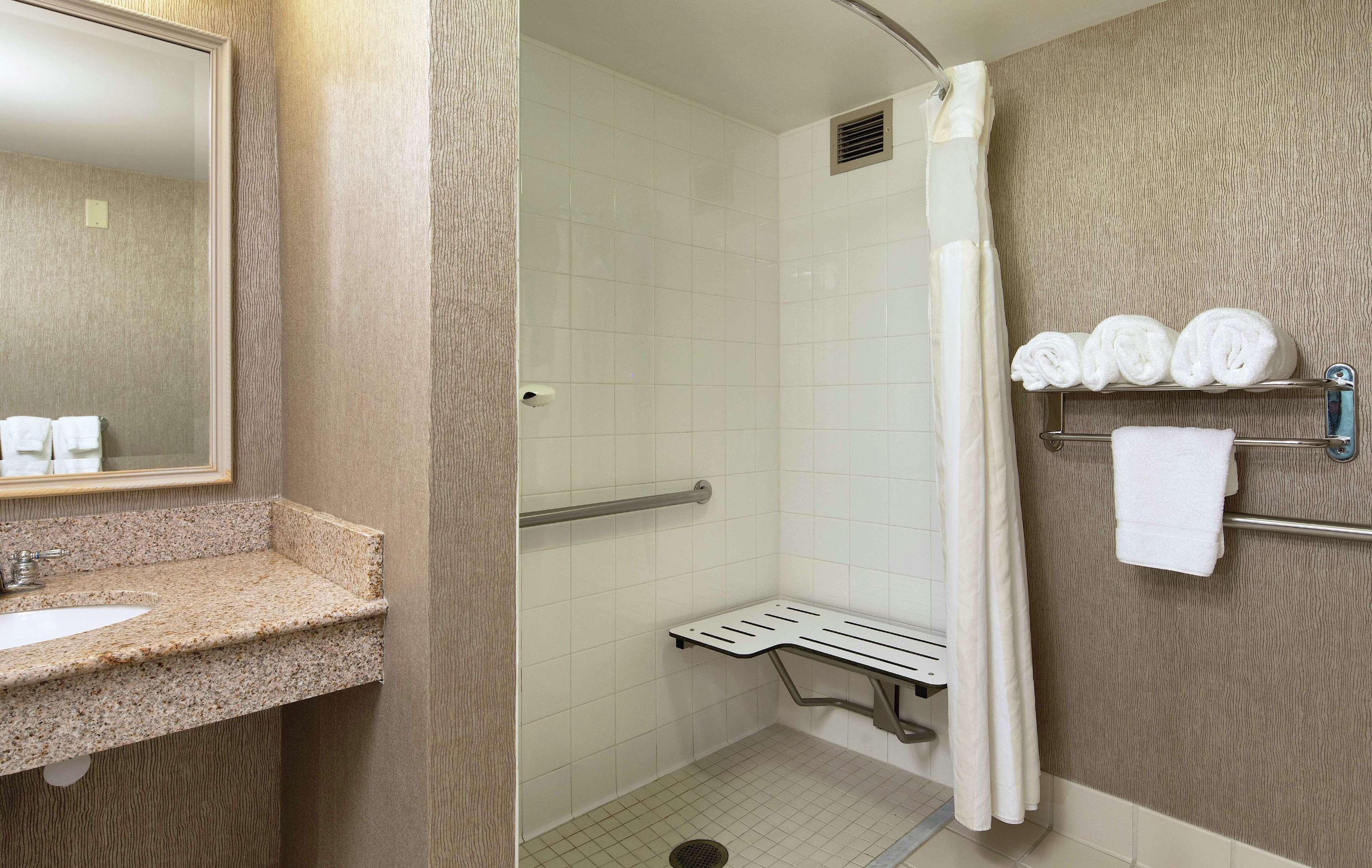 Hilton Garden Inn Auburn Riverwatch Экстерьер фото